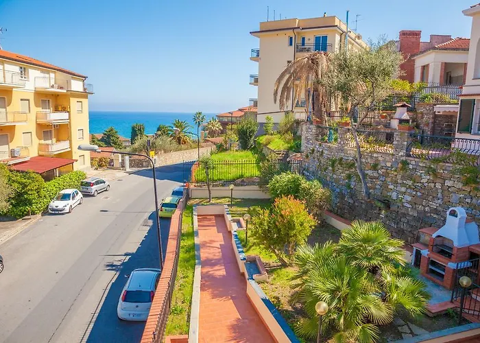 La Della Meridiana 迪亚诺马里纳